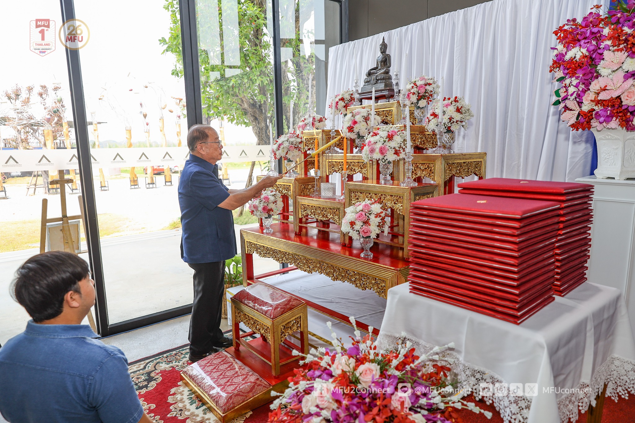 พิธีมอบประกาศนียบัตรผู้สำเร็จการศึกษาและพิธีเปิดนิทรรศการ 